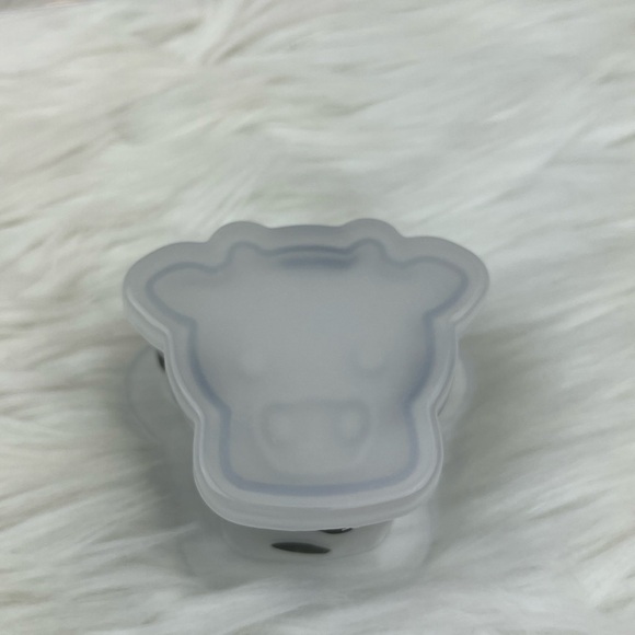 Williams Sonoma Pig Star Cow Ice Cream Sandwich Maker Molds Multi-Color - Picture 5 of 13